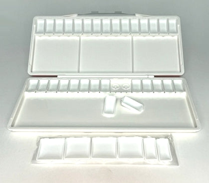Holbein Plastic Watercolour Palette with 30 Removable Pans