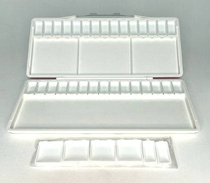 Holbein Plastic Watercolour Palette with 30 Removable Pans